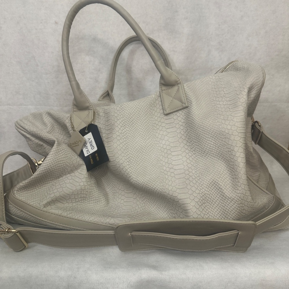 Tote N Carry Faux Crocodile Weekender Bag New with tags 22 x 13 x 12" RARE - Picture 2 of 4